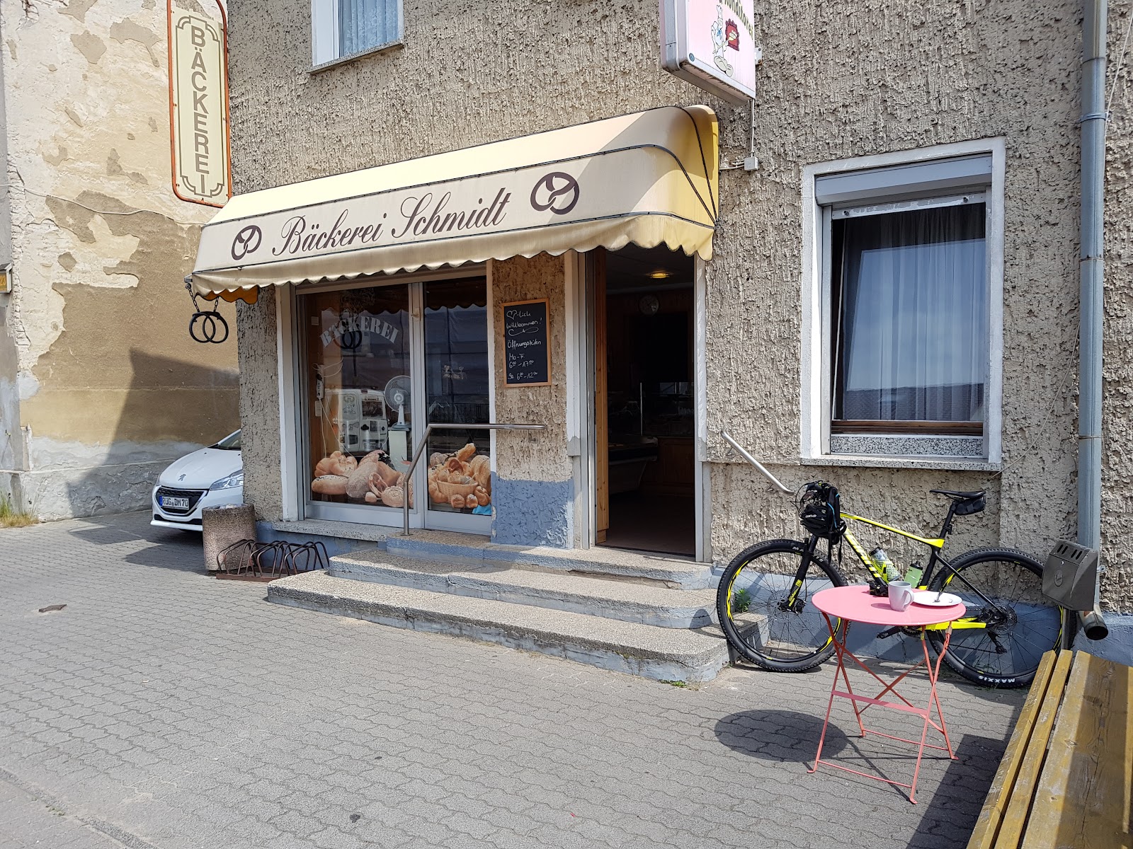 Frische Backwaren der Bäckerei Schmidt